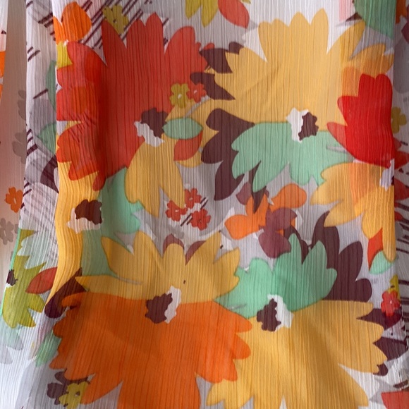 Floral dress. Lined. Perfect for weddings baby showers bridal showers tea party - Picture 5 of 6